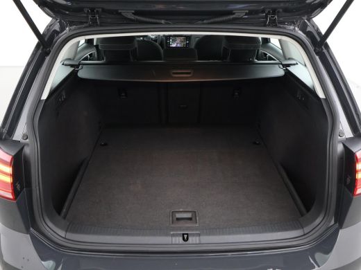 Volkswagen Golf 1.5 TSI 130 PK DSG AUT. + MASSAGE / ADAPTIVE CRUISE / CARPLAY / STOELVERW. ActivLease financial lease