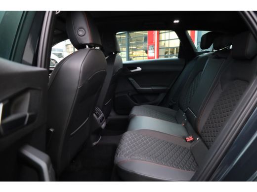 Seat Leon Sportstourer 1.5 eTSI FR Business Intense 150PK / 110kW, Panoramadak elektr. bedienbaar, verwarmb. voorstoelen... ActivLease financial lease