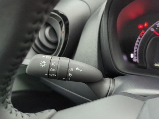 Toyota Aygo X 1.0 VVT-i MT Envy | Bi-Tone| NIEUWE AUTO | Android Auto | Apple Carplay | ActivLease financial lease