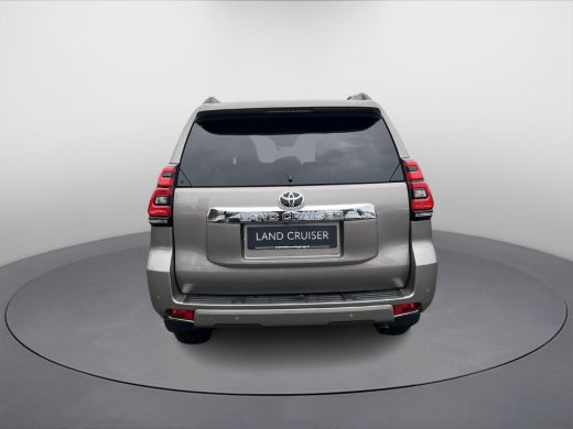 Toyota Land Cruiser Standaard Roof Window Van 2.8 D-4D Professional | Grijs kenteken | UIT VOORRAAD LEVERBAAR | ActivLease financial lease