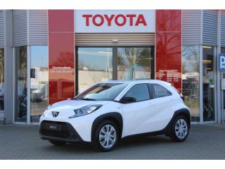 Toyota Aygo X 1.0 VVT-i MT play **NIEUWE AUTO / INRUILPREMIE**