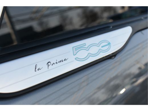 Fiat 500 EV La Prima 42 kWh 3 Fase VOORRAAD-ACTIE! €2000 SUBSIDIE! | Panoramadak | Leder | Navigatie Pro |... ActivLease financial lease