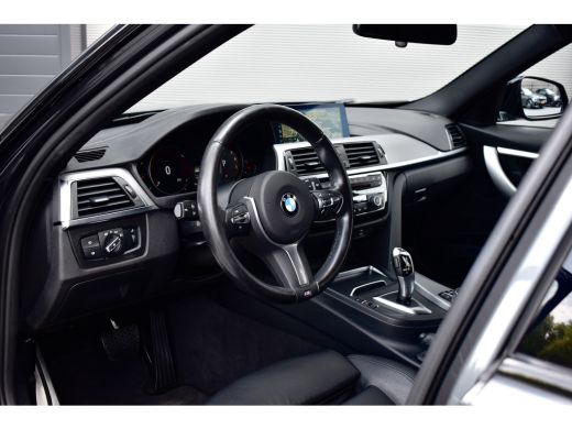 BMW 3 Serie Touring 318i M Sport Shadow Edition | NL-Auto | Digital Display | Audio Media Pack | Groot Navi P... ActivLease financial lease