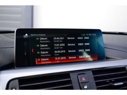 BMW 3 Serie Touring 318i M Sport Shadow Edition | Panoramadak | Trekhaak Wegkl. | Camera | Digital Display | ... ActivLease financial lease