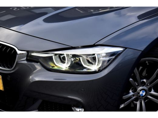 BMW 3 Serie Touring 318i M Sport Shadow Edition | Panoramadak | Trekhaak Wegkl. | Camera | Digital Display | ... ActivLease financial lease
