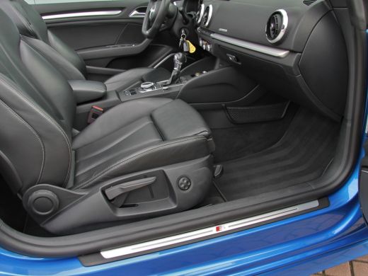 Audi A3 Cabriolet 2.0TFSI 190pk Quattro S-tronic | S-Line | Leder ActivLease financial lease