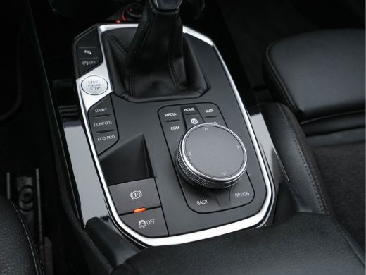 BMW 1 Serie 116d Executive Edition Sport-Line (INCL-BTW) *DIGI-COCKPIT | FULL-LED | NAVI-FULLMAP | LEATHER-MI... ActivLease financial lease