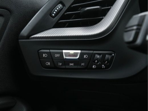 BMW 1 Serie 116d Executive Edition Sport-Line (INCL-BTW) *DIGI-COCKPIT | FULL-LED | NAVI-FULLMAP | LEATHER-MI... ActivLease financial lease