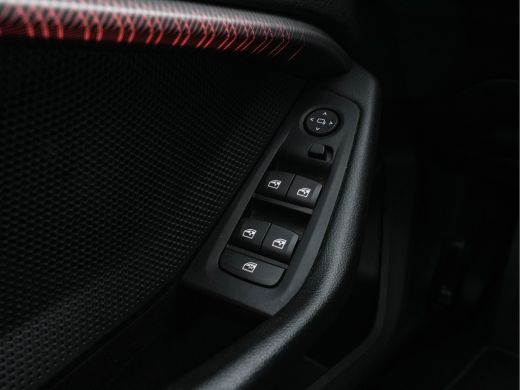 BMW 1 Serie 116d Executive Edition Sport-Line (INCL-BTW) *DIGI-COCKPIT | FULL-LED | NAVI-FULLMAP | LEATHER-MI... ActivLease financial lease