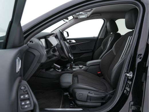 BMW 1 Serie 116d Executive Edition Sport-Line (INCL-BTW) *DIGI-COCKPIT | FULL-LED | NAVI-FULLMAP | LEATHER-MI... ActivLease financial lease