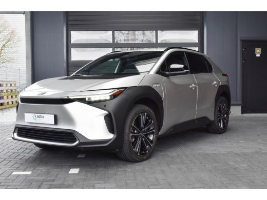 Toyota bZ4X Premium 71 kWh 3 Fase, Precious Silver - DIRECT LEVERBAAR Toyota bZ4X Premium 71 kWh 3 Fase, Precious Silver - DIRECT LEVERBAAR