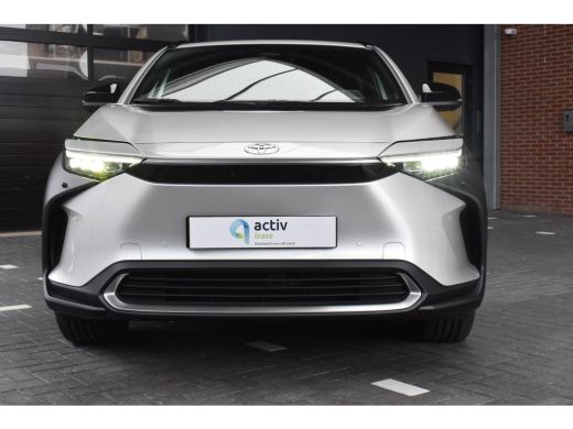 Toyota bZ4X Premium 71 kWh 3 Fase, Precious Silver - DIRECT LEVERBAAR ActivLease financial lease