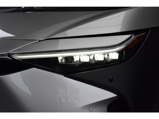 Toyota Bz4x Premium 71 kWh 3 Fase, Precious Silver - DIRECT LEVERBAAR ActivLease financial lease