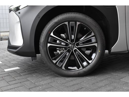 Toyota bZ4X Premium 71 kWh 3 Fase, Precious Silver - DIRECT LEVERBAAR ActivLease financial lease