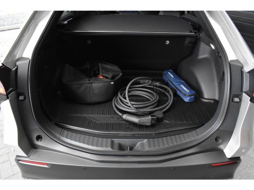 Toyota bZ4X Premium 71 kWh 3 Fase, Precious Silver - DIRECT LEVERBAAR ActivLease financial lease