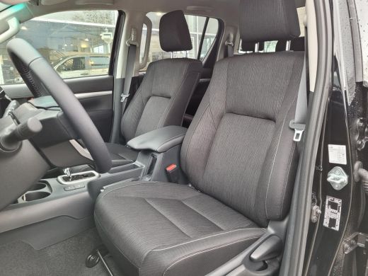 Toyota Hilux 2.8 D-4D Double Cab Professional premium VAN ActivLease financial lease