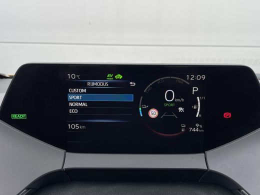 Toyota Prius 2.0 Plug-in Solar Edition Solar Roof | Apple CarPlay / Android Auto | Navigatie | Rijklaarprijs i... ActivLease financial lease