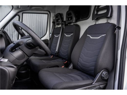 Iveco Daily **35S16V 2.3 L4H2 | Automaat | Euro 6 | 157 PK | Climate | 3500 KG Trekgewicht | MF Stuur | 3-Per... ActivLease financial lease
