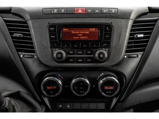 Iveco Daily **35S16V 2.3 L4H2 | Automaat | Euro 6 | 157 PK | Climate | 3500 KG Trekgewicht | MF Stuur | 3-Per... ActivLease financial lease