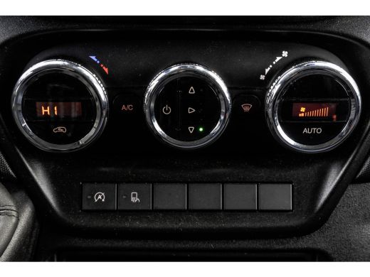 Iveco Daily **35S16V 2.3 L4H2 | Automaat | Euro 6 | 157 PK | Climate | 3500 KG Trekgewicht | MF Stuur | 3-Per... ActivLease financial lease