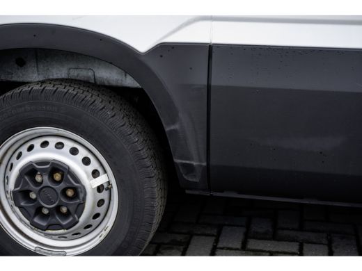 Iveco Daily **35S16V 2.3 L4H2 | Automaat | Euro 6 | 157 PK | Climate | 3500 KG Trekgewicht | MF Stuur | 3-Per... ActivLease financial lease