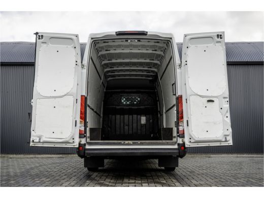 Iveco Daily **35S16V 2.3 L4H2 | Automaat | Euro 6 | 157 PK | Climate | 3500 KG Trekgewicht | MF Stuur | 3-Per... ActivLease financial lease
