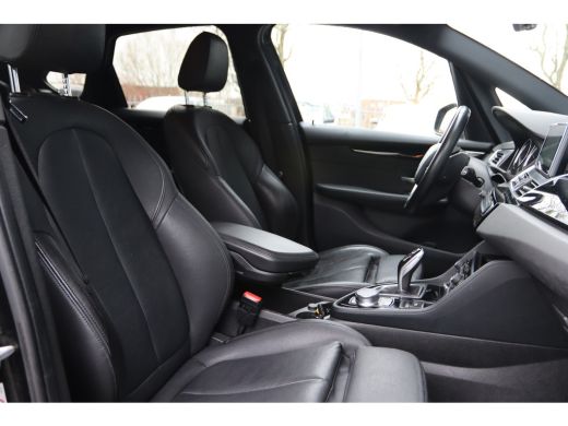 BMW 2 Serie ACTIVE TOURER AUT. 218i HIGH EX. | LEDER | HEAD-UP | LED | CRUISE | CLIMATE ActivLease financial lease