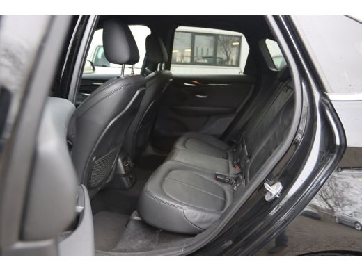 BMW 2 Serie ACTIVE TOURER AUT. 218i HIGH EX. | LEDER | HEAD-UP | LED | CRUISE | CLIMATE ActivLease financial lease