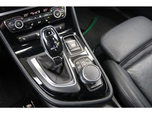 BMW 2 Serie ACTIVE TOURER AUT. 218i HIGH EX. | LEDER | HEAD-UP | LED | CRUISE | CLIMATE ActivLease financial lease