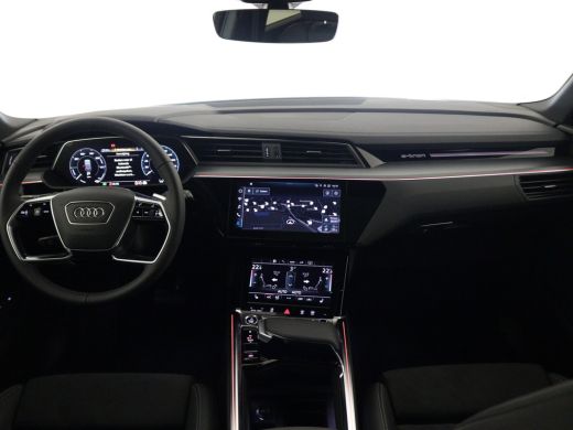 Audi Q8 e-tron 55 quattro Advanced Edition 115 kWh 2de laadaansluiting Panodak Sportstoelen Lichtpakket ambient ... ActivLease financial lease
