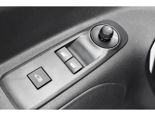 Peugeot e-Partner 136 L1 50 kWh WINTER PAKKET | ACHTERUITRIJCAMERA | TOEGANG TOT ZERO-EMISSIEZONES! ActivLease financial lease