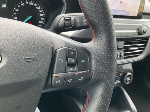 Ford FOCUS Wagon 1.0 EcoBoost Hybrid ST Line Style Stoel/Stuurverw. Trekhaak Navi/Cam/DAB ActivLease financial lease