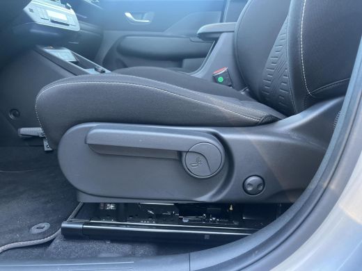 Hyundai Kona Comfort Smart 65.4 kWh | Rijklaarprijs dus GEEN afleverkosten! | Warmtepomp | 19'' Wielen | Stoel... ActivLease financial lease