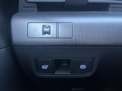 Hyundai KONA Electric Comfort Smart 65.4 kWh | Warmtepomp | BCA | 19'' Wielen | Stoelverwarming | Snelladen | Navigatie | ActivLease financial lease