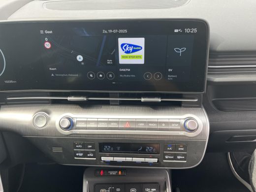Hyundai Kona Comfort Smart 65.4 kWh | Rijklaarprijs dus GEEN afleverkosten! | Warmtepomp | 19'' Wielen | Stoel... ActivLease financial lease