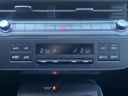 Hyundai KONA Electric Comfort Smart 65.4 kWh | Warmtepomp | BCA | 19'' Wielen | Stoelverwarming | Snelladen | Navigatie | ActivLease financial lease