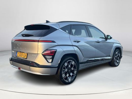 Hyundai Kona Comfort Smart 65.4 kWh | Rijklaarprijs dus GEEN afleverkosten! | Warmtepomp | 19'' Wielen | Stoel... ActivLease financial lease