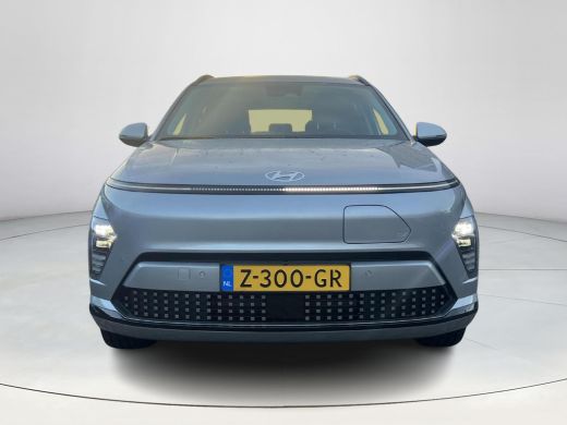Hyundai KONA Electric Comfort Smart 65.4 kWh | Warmtepomp | BCA | 19'' Wielen | Stoelverwarming | Snelladen | Navigatie | ActivLease financial lease
