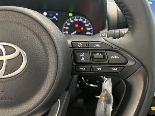 Toyota Yaris 1.5 Hybrid 115 Active Toyota Yaris Hybrid 115 Active ActivLease financial lease