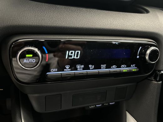 Toyota Yaris 1.5 Hybrid 115 Active Toyota Yaris Hybrid 115 Active ActivLease financial lease