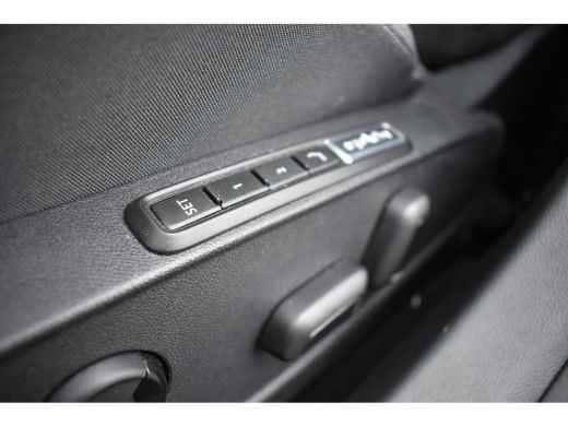 Volkswagen Golf 1.4 TSI DSG-6 204PK eHybrid Style | NAVI BY APP | CAMERA | 17 INCH | DIGITALE COCKPIT ActivLease financial lease