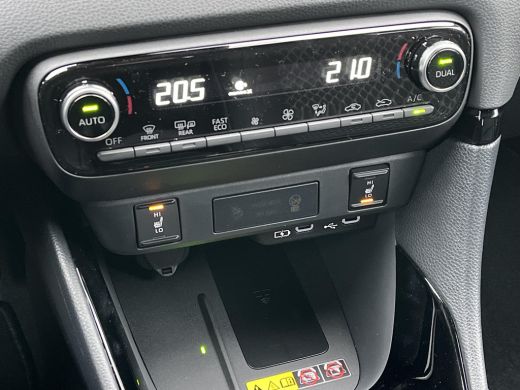 Toyota Yaris 1.5 Hybrid 130 Launch Edition Toyota Yaris Hybrid 130 Launch Edition | Demonstratie auto | 130PK ... ActivLease financial lease