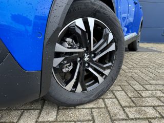 Peugeot e-2008 EV GT 50 kWh | Schuif/Kantel dak | Camera | Sensoren V/A | ACC | Stoelverwarming | Keyless | Navi...