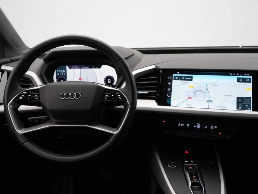 Audi Q4 e-tron 40 150 kW/204 pk Edition 82 kWh Navi Warmtepomp Parkeerass. HUD 84 ActivLease financial lease