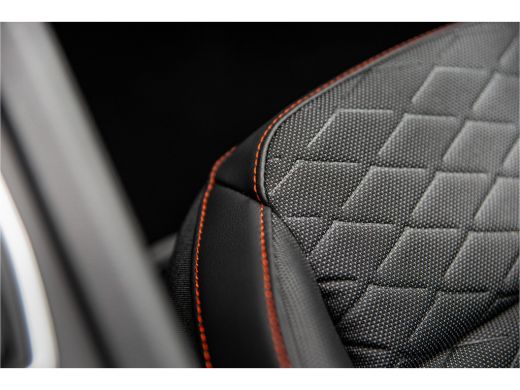 Seat Leon 1.0 TSI FR Business Intense | Camera | Keyless | 19" | ActivLease financial lease