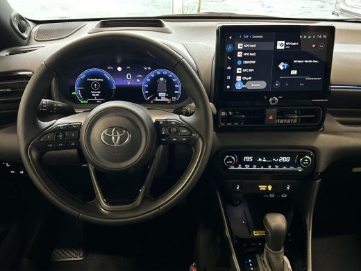 Toyota Yaris Hybrid 130 Launch Edition **DODE HOEK DETECTIE/ PARKEERSENSOREN/ STUURVERWARMING** ActivLease financial lease
