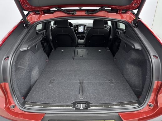 Volvo  C40 Extended Range Ultimate | 20" | Black Pack | Nubuck bekleding | Pixel LED | Getint glas ActivLease financial lease