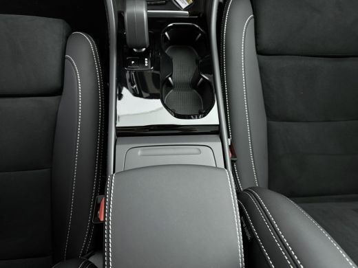 Volvo  C40 Extended Range Ultimate | 20" | Black Pack | Nubuck bekleding | Pixel LED | Getint glas ActivLease financial lease