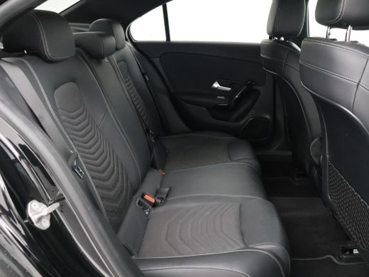 Mercedes A-Klasse 200 SEDAN 163 PK AUT. WIDESCREEN MBUX / CAMERA / STOELVERW / CARPLAY ActivLease financial lease