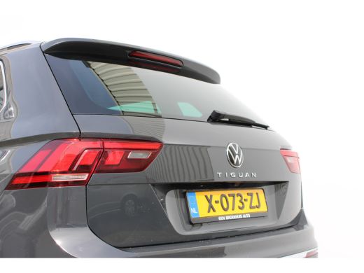 Volkswagen Tiguan 1.5 TSI Elegance | Camera | Alcantara | PDC v+a | Stoel & Stuur verwarming | Elek.Trekhaak ActivLease financial lease